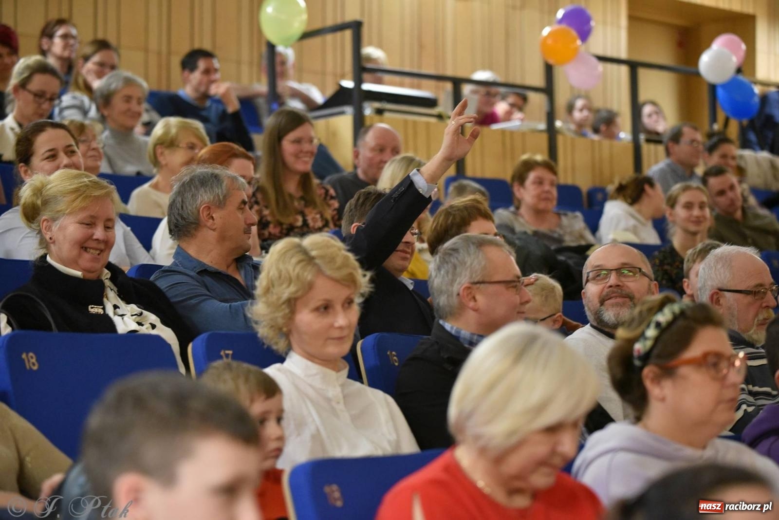 Zdjęcie w galerii na portalu naszraciborz.pl: Muzyka i licytacje. Koncert karnawałowy w raciborskiej PSM [FOTO i WIDEO] wiadomości z regionu