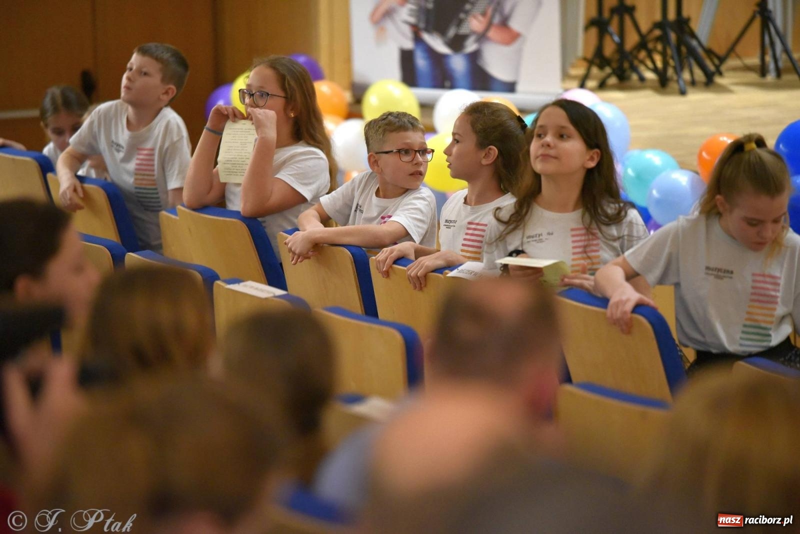 Zdjęcie w galerii na portalu naszraciborz.pl: Muzyka i licytacje. Koncert karnawałowy w raciborskiej PSM [FOTO i WIDEO] wiadomości z regionu