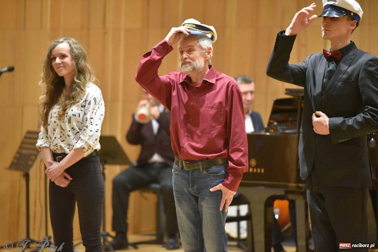 Zdjęcie w galerii na portalu naszraciborz.pl: Muzyka i licytacje. Koncert karnawałowy w raciborskiej PSM [FOTO i WIDEO] wiadomości z regionu