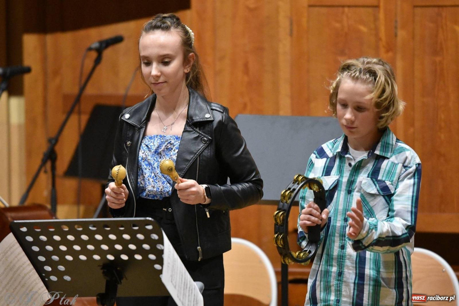 Zdjęcie w galerii na portalu naszraciborz.pl: Muzyka i licytacje. Koncert karnawałowy w raciborskiej PSM [FOTO i WIDEO] wiadomości z regionu