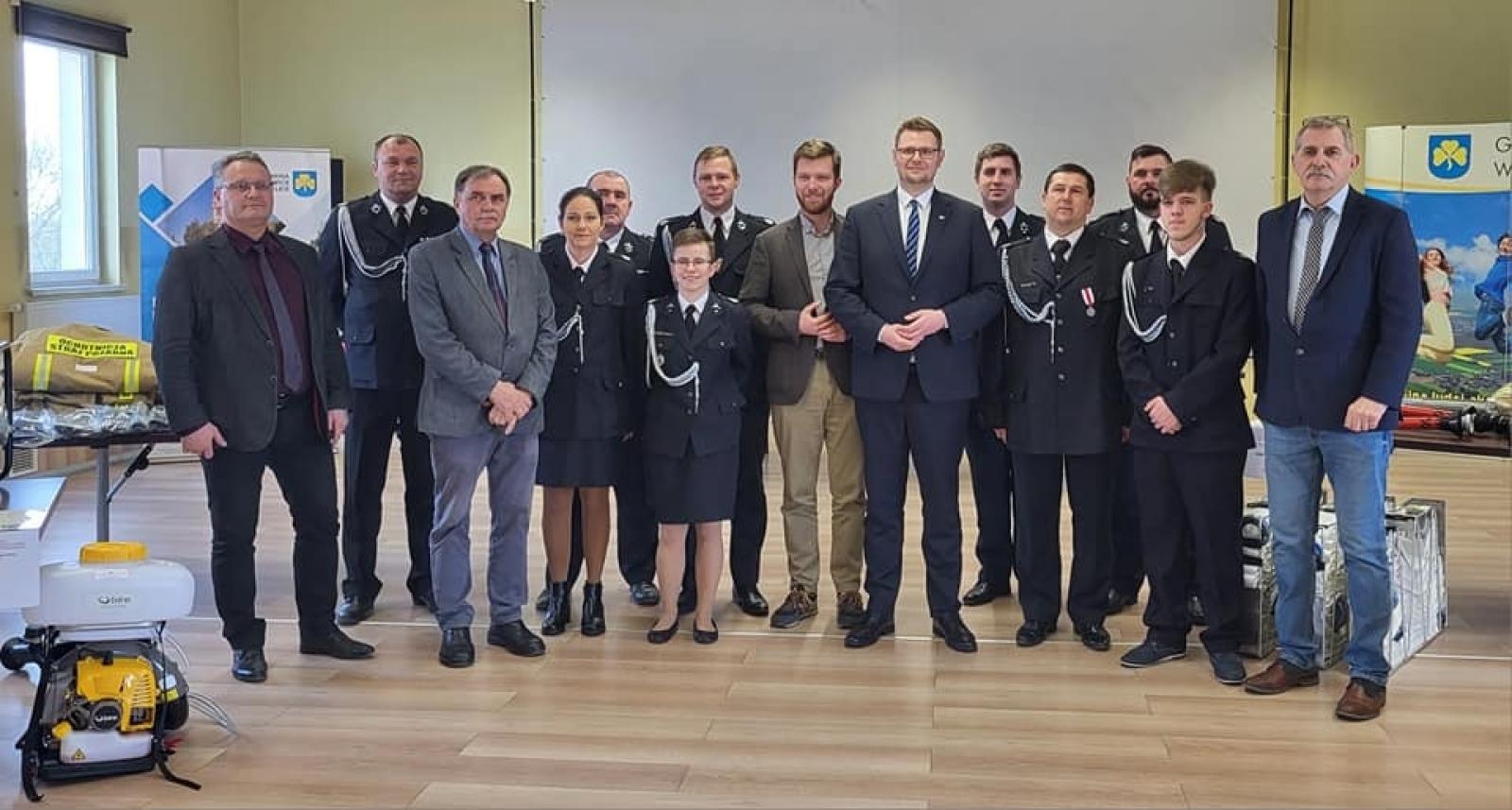 Zdjęcie w galerii na portalu naszraciborz.pl: Strażacy z gmin Pietrowice Wielkie i Nędza z nowym sprzętem wiadomości z regionu