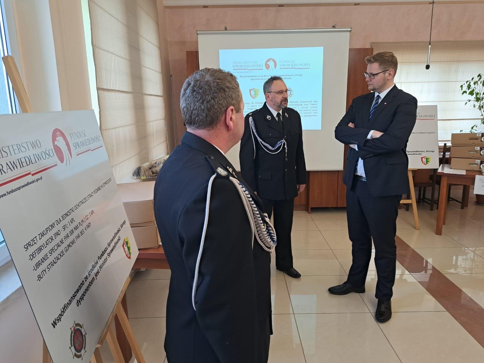 Zdjęcie w galerii na portalu naszraciborz.pl: Strażacy z gmin Pietrowice Wielkie i Nędza z nowym sprzętem wiadomości z regionu
