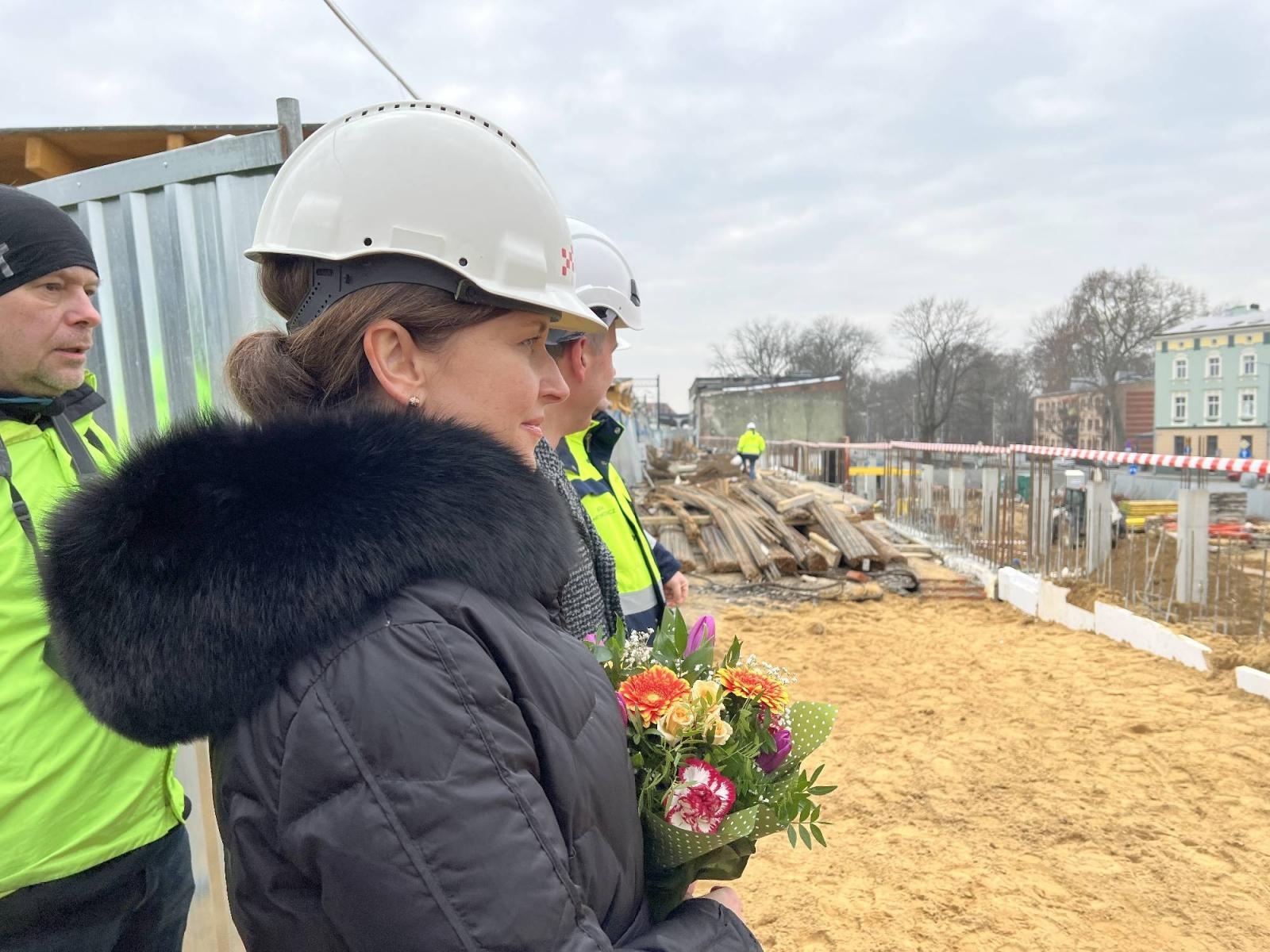 Zdjęcie w galerii na portalu naszraciborz.pl: Senator Ewa Gawęda: termin oddania nowego dworca nie jest zagrożony wiadomości z regionu