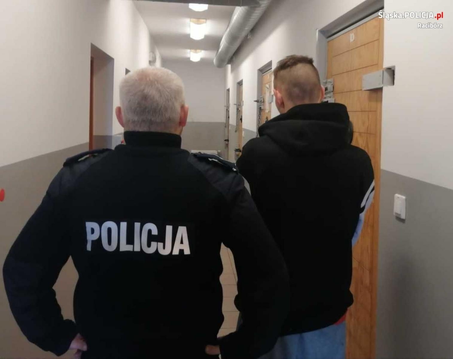 Zdjęcie w galerii na portalu naszraciborz.pl: Raciborscy policjanci zaatakowani kijem bejsbolowym. Areszt dla napastnika wiadomości z regionu