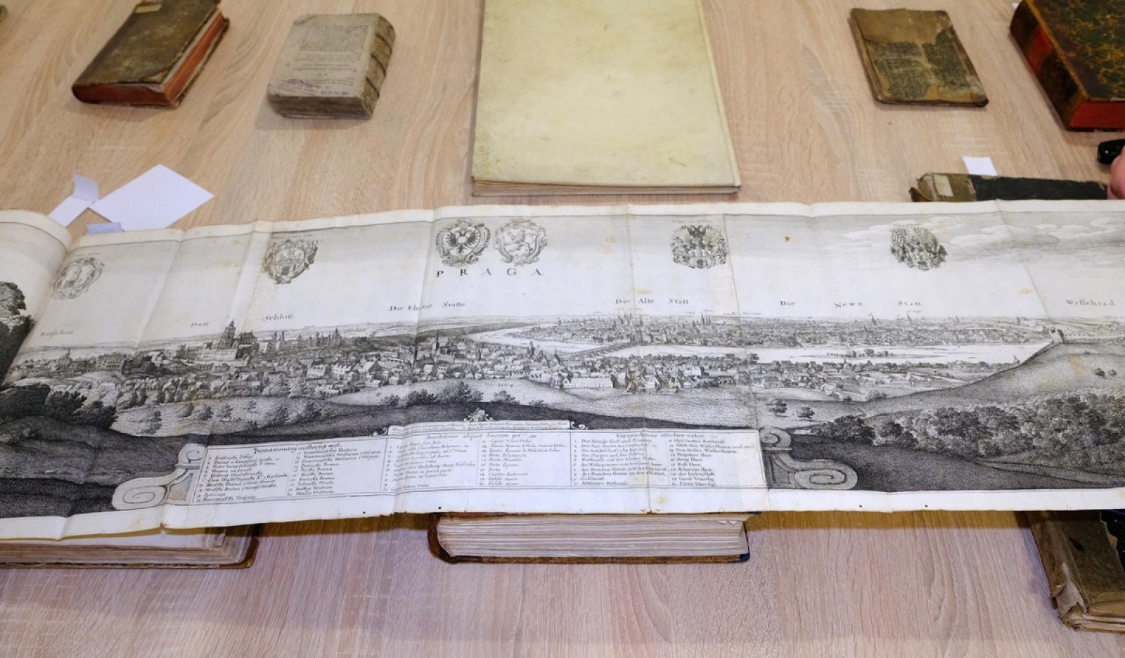 Zdjęcie w galerii na portalu naszraciborz.pl: Muzeum pokazało najcenniejsze starodruki wiadomości z regionu