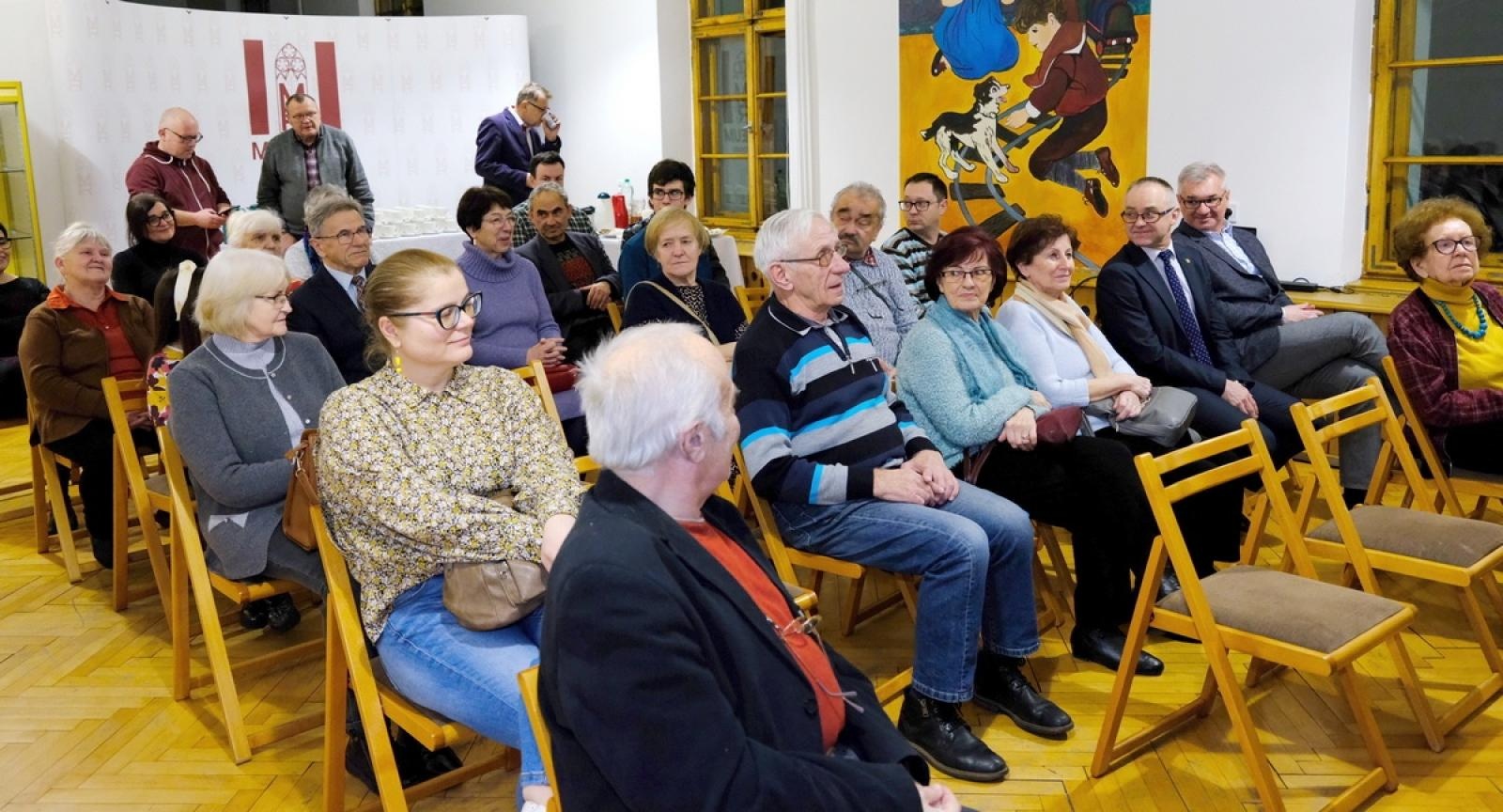 Zdjęcie w galerii na portalu naszraciborz.pl: Muzeum pokazało najcenniejsze starodruki wiadomości z regionu