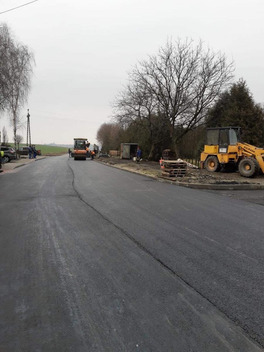 Zdjęcie w galerii na portalu naszraciborz.pl: W Borucinie finiszują z budową kanalizacji deszczowej wiadomości z regionu