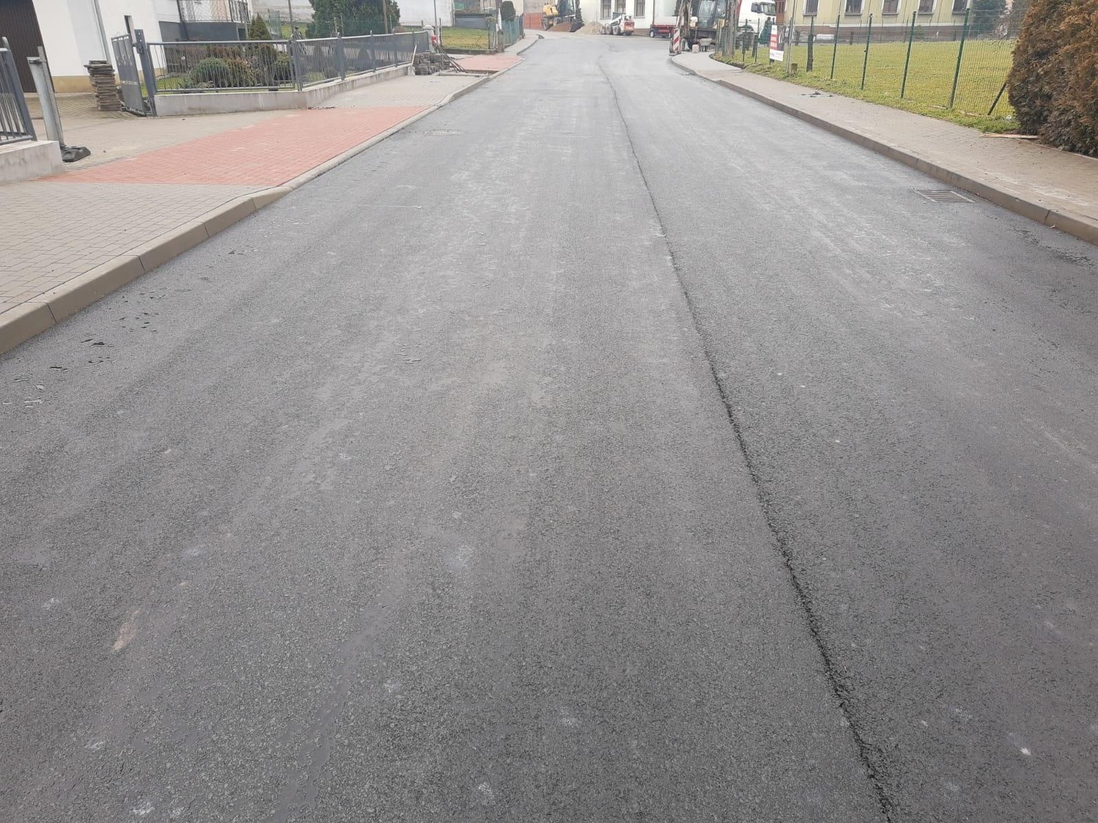 Zdjęcie w galerii na portalu naszraciborz.pl: W Borucinie finiszują z budową kanalizacji deszczowej wiadomości z regionu