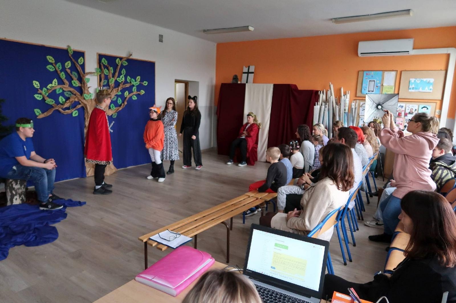 Zdjęcie w galerii na portalu naszraciborz.pl: O królewiczu szukającym logopedycznego wsparcia wiadomości z regionu