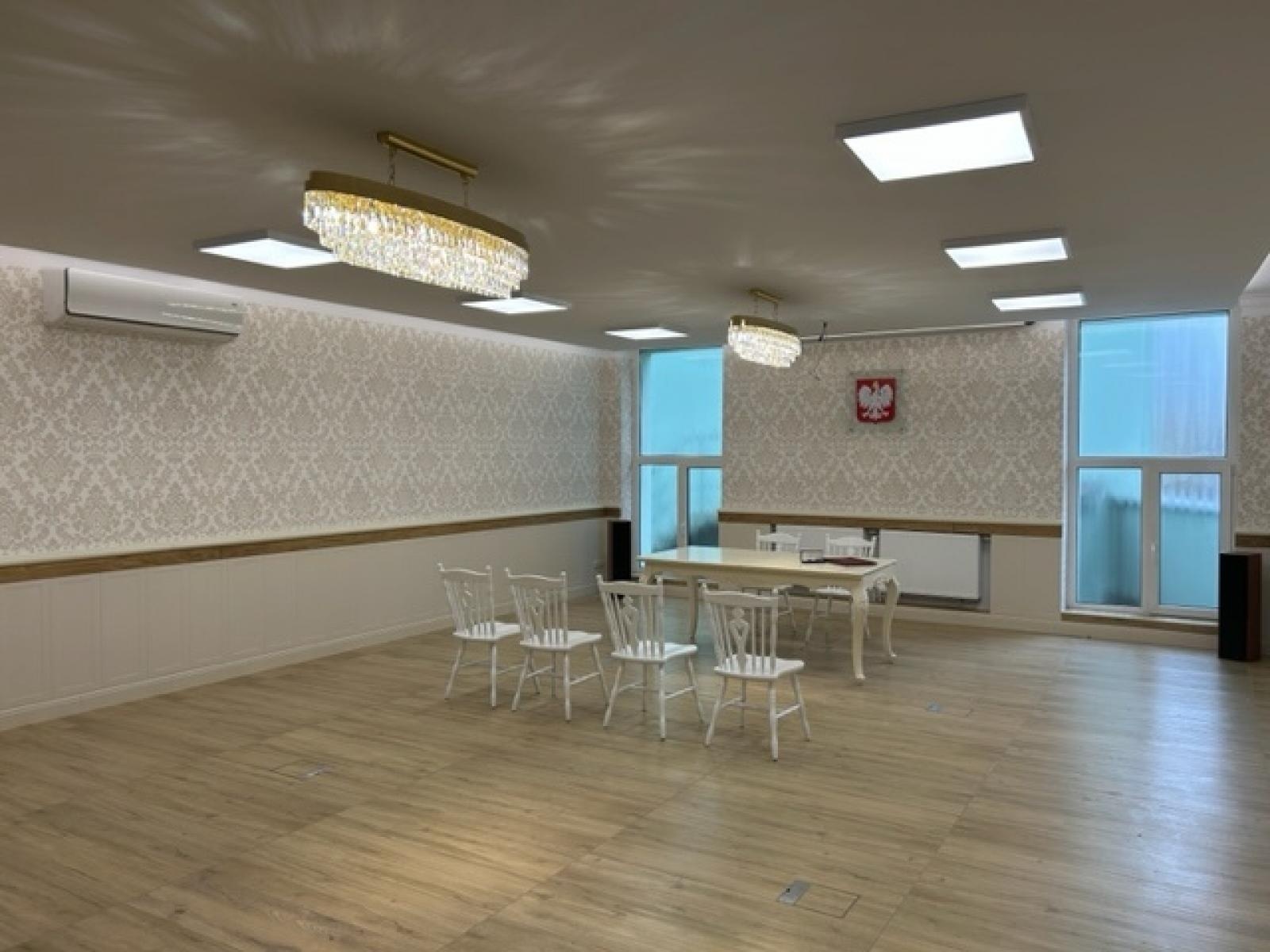 Zdjęcie w galerii na portalu naszraciborz.pl: Odnowiona sala ślubów w Kuźni Raciborskiej czeka na nowożeńców wiadomości z regionu