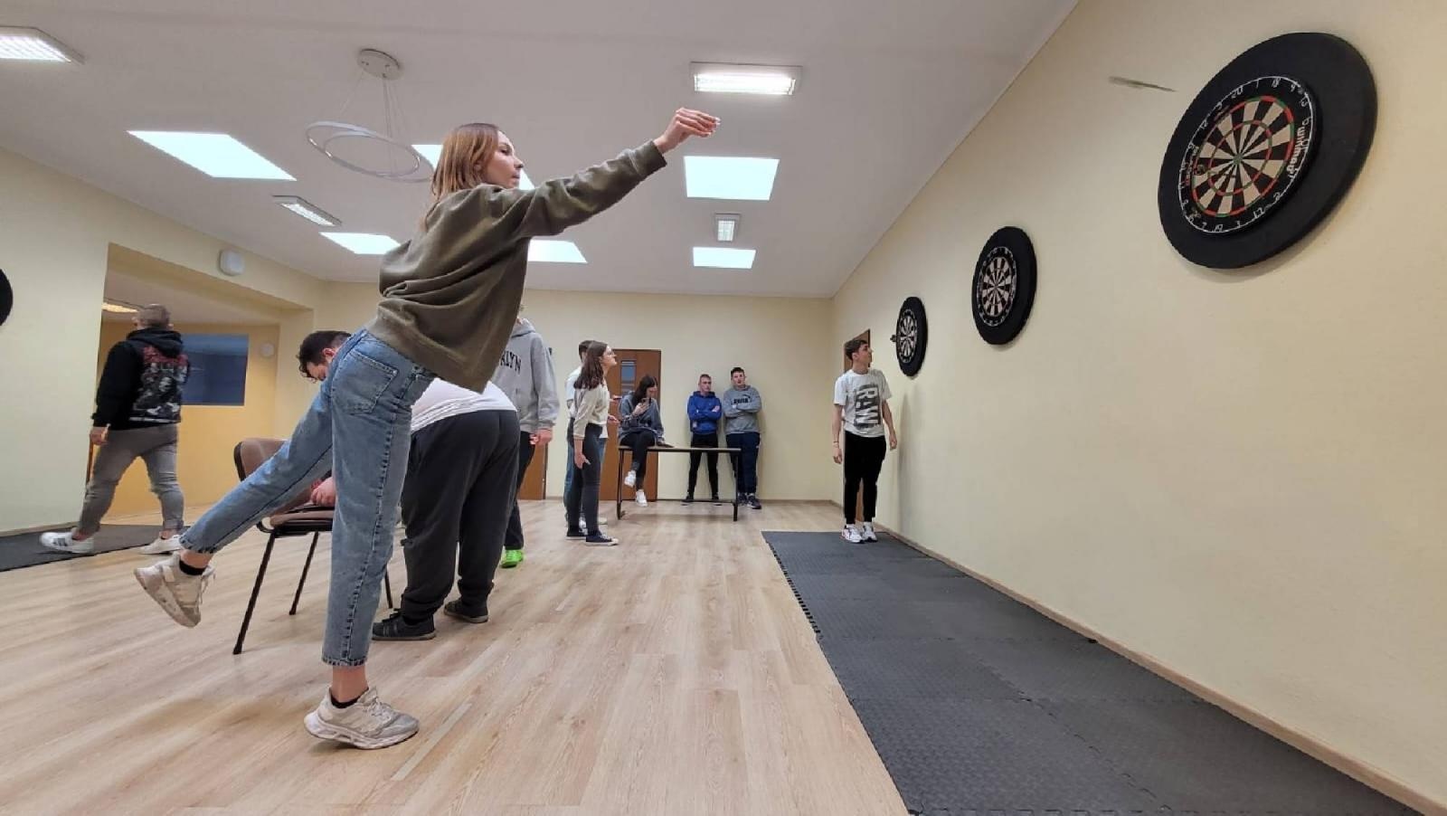 Zdjęcie w galerii na portalu naszraciborz.pl: High Score - drużynowe zawody darta szkół w PCS wiadomości z regionu