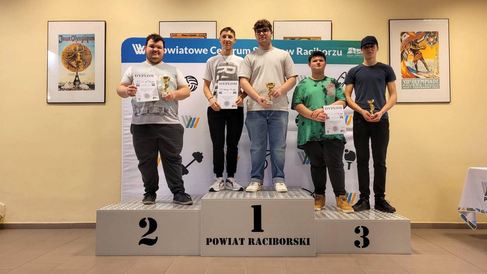 Zdjęcie w galerii na portalu naszraciborz.pl: High Score - drużynowe zawody darta szkół w PCS wiadomości z regionu