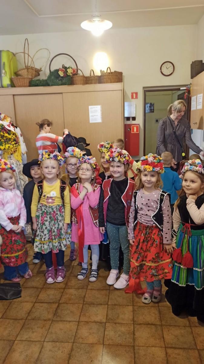 Zdjęcie w galerii na portalu naszraciborz.pl: Strzecha łowi talenty. Przedszkolaki próbowały sił w tańcu wiadomości z regionu