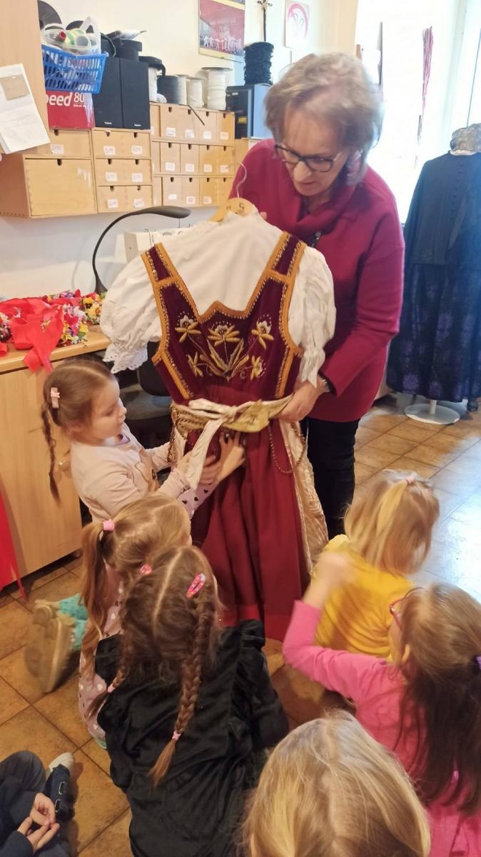 Zdjęcie w galerii na portalu naszraciborz.pl: Strzecha łowi talenty. Przedszkolaki próbowały sił w tańcu wiadomości z regionu