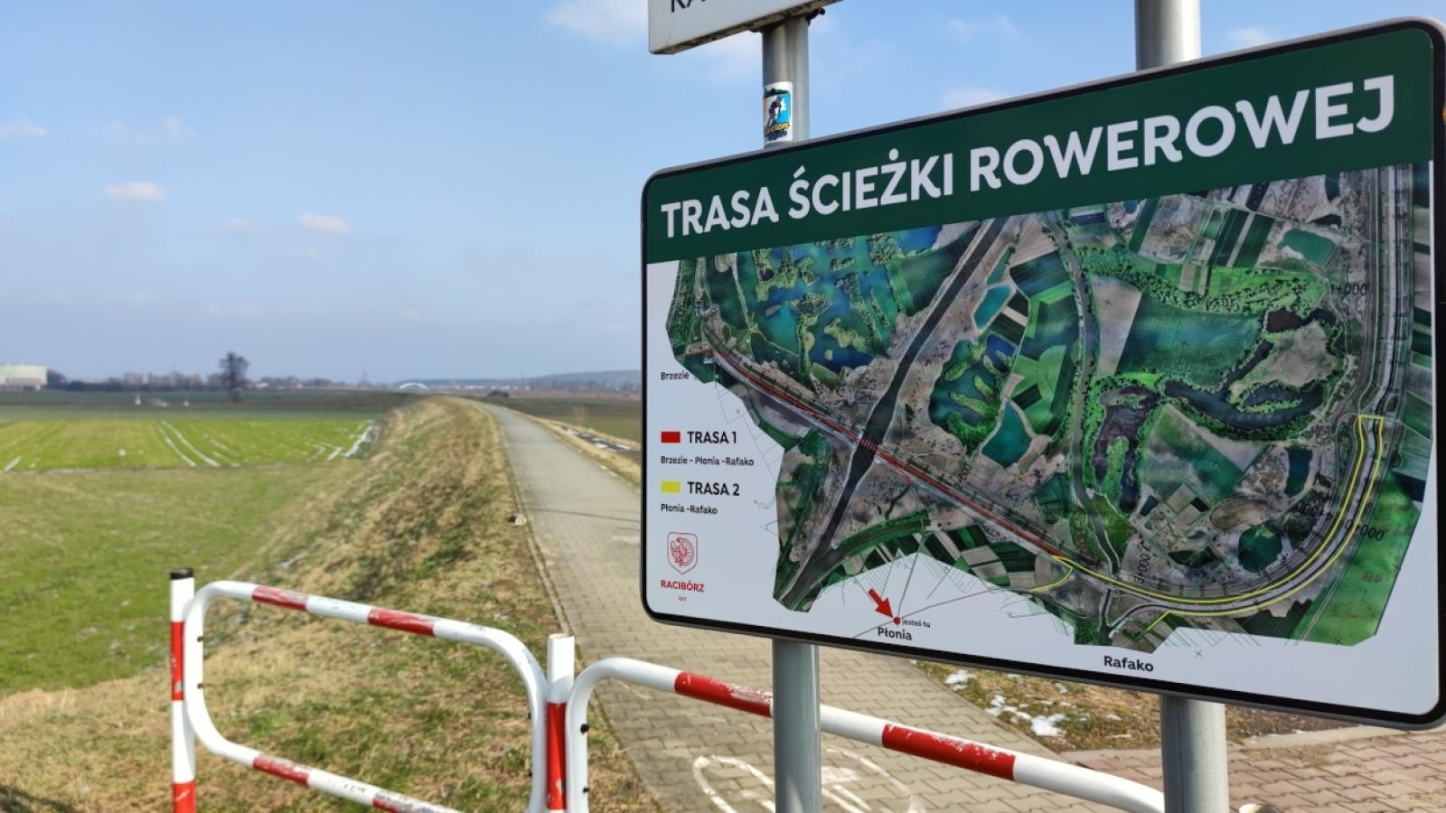 Zdjęcie w galerii na portalu naszraciborz.pl: Ścieżki rowerowe na zbiorniku oznakowane wiadomości z regionu