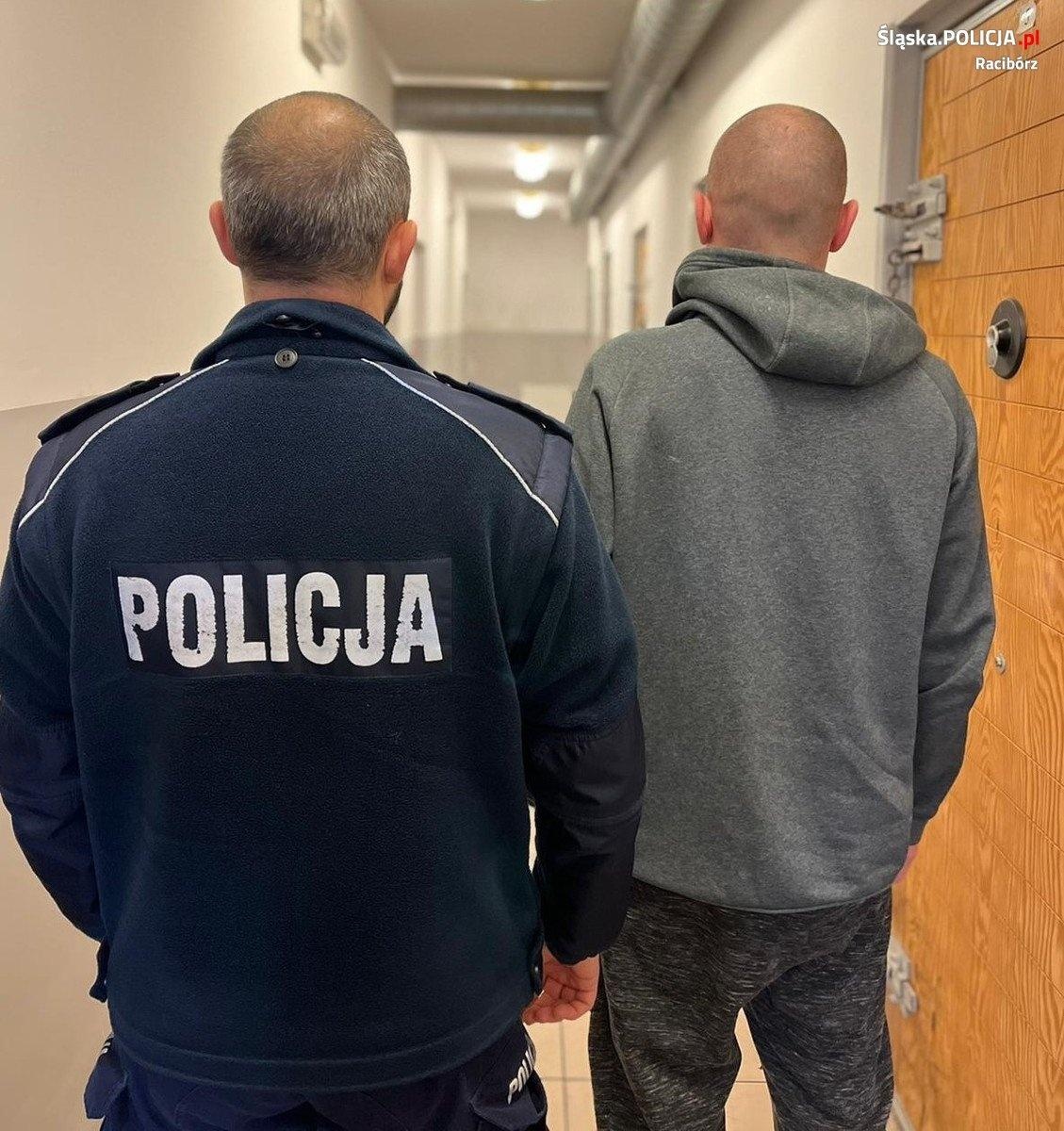 Zdjęcie w galerii na portalu naszraciborz.pl: Dilera z Ostroga zdradziły awantury w bloku wiadomości z regionu