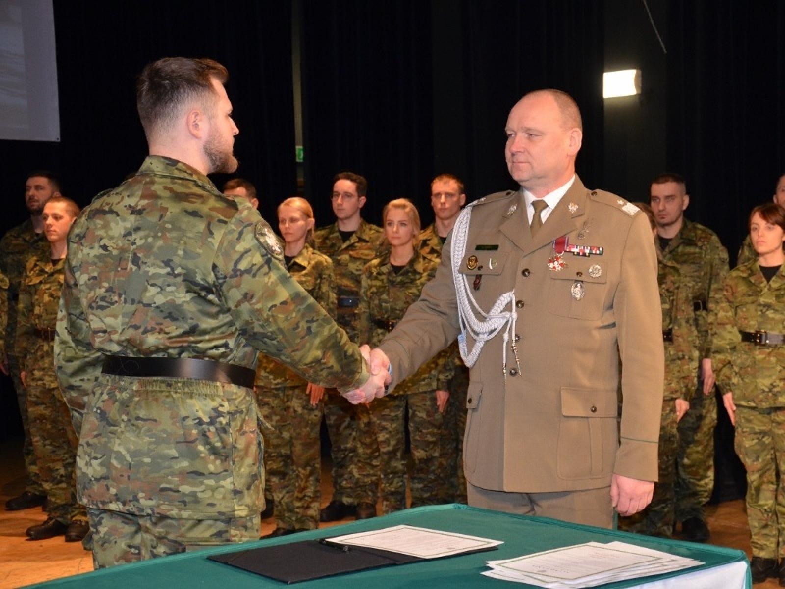 Zdjęcie w galerii na portalu naszraciborz.pl: Śląska Straż Graniczna ma nowych funkcjonariuszy. Ślubowanie w RCK [FOTO] wiadomości z regionu