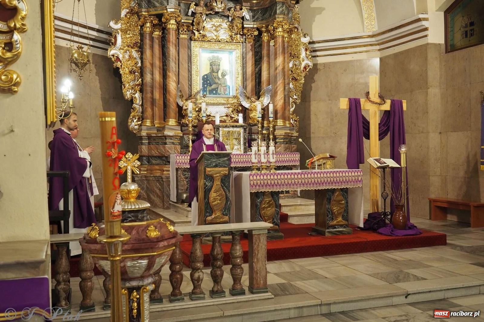 Zdjęcie w galerii na portalu naszraciborz.pl: Paulin z Ukrainy na rekolekcjach w kościele Matki Bożej wiadomości z regionu
