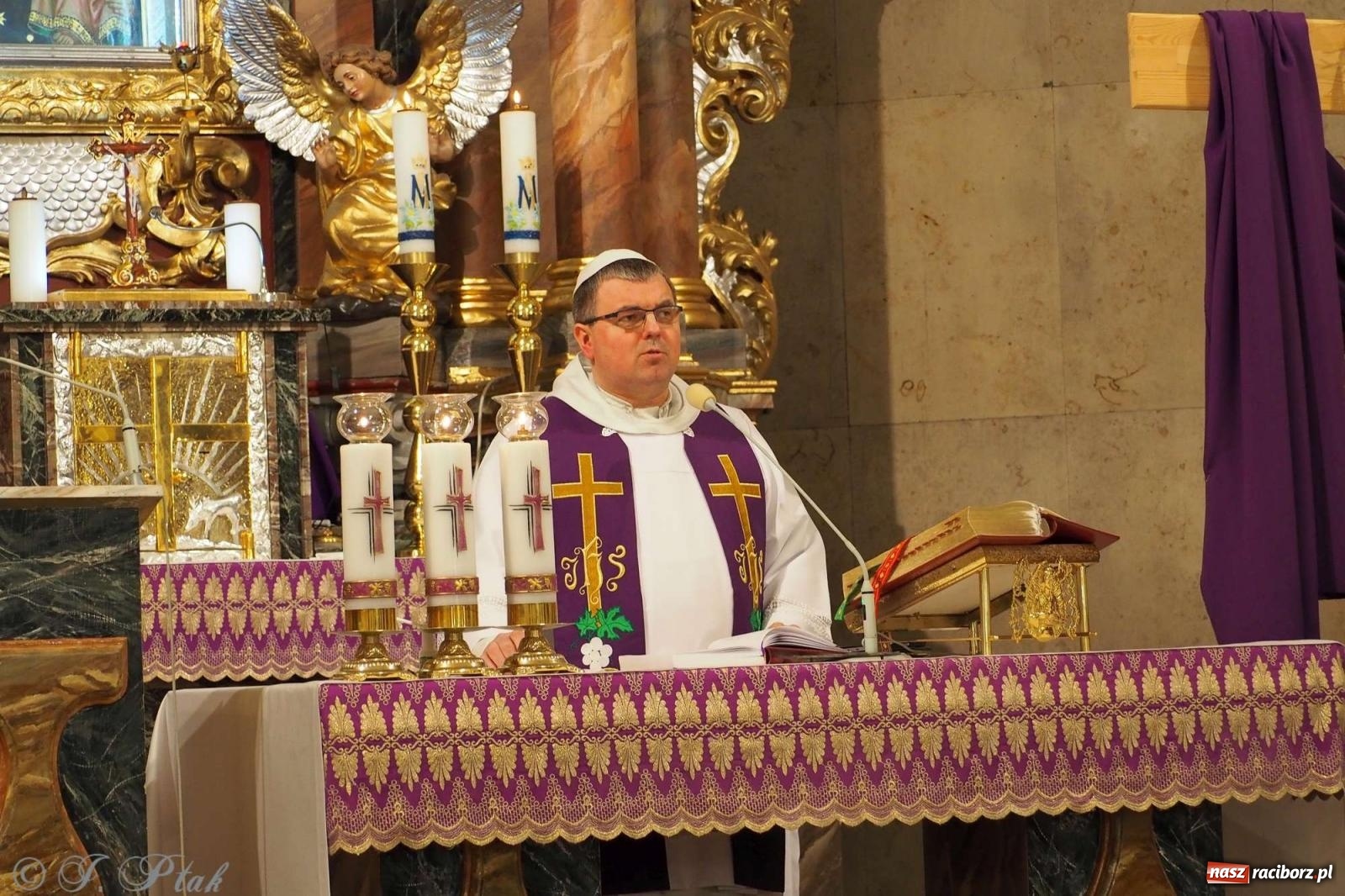Zdjęcie w galerii na portalu naszraciborz.pl: Paulin z Ukrainy na rekolekcjach w kościele Matki Bożej wiadomości z regionu