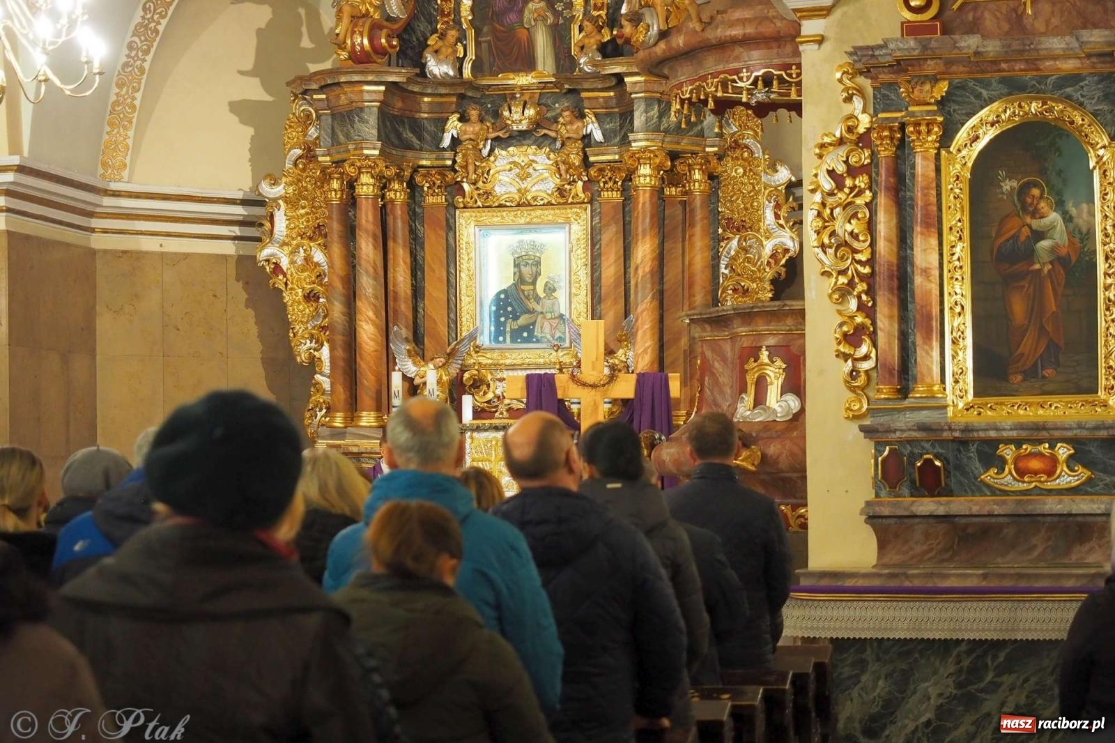 Zdjęcie w galerii na portalu naszraciborz.pl: Paulin z Ukrainy na rekolekcjach w kościele Matki Bożej wiadomości z regionu