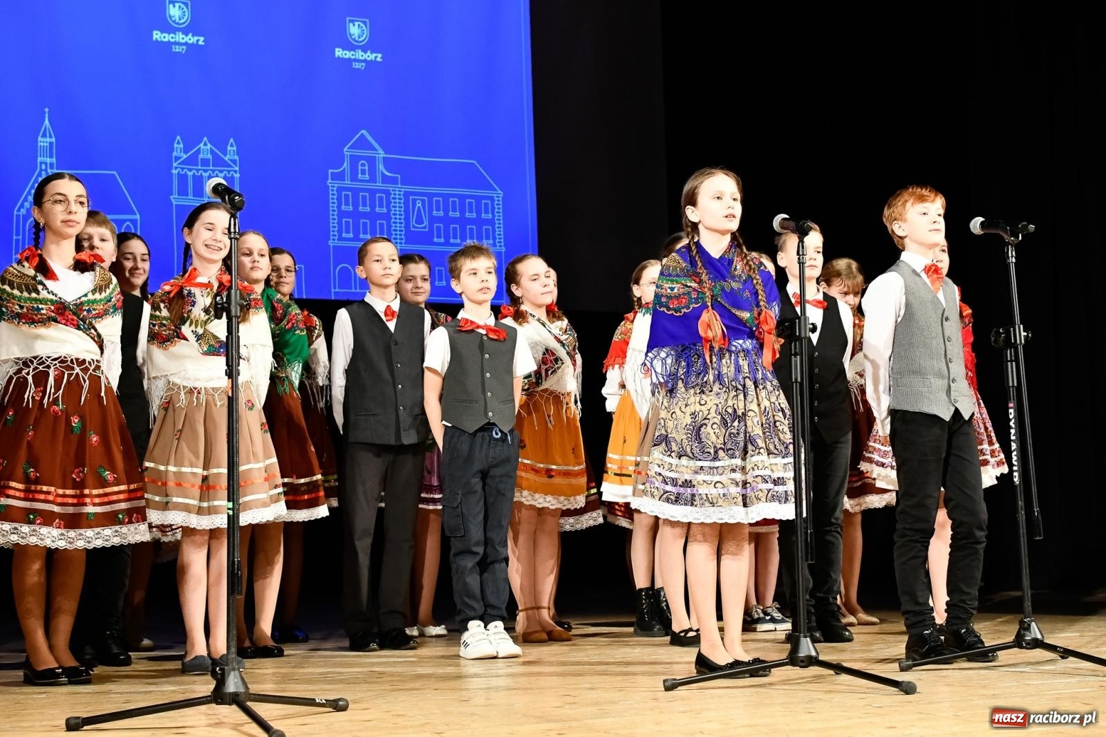 Zdjęcie w galerii na portalu naszraciborz.pl: Raciborscy prymusi ze stypendiami od miasta [FOTO] wiadomości z regionu