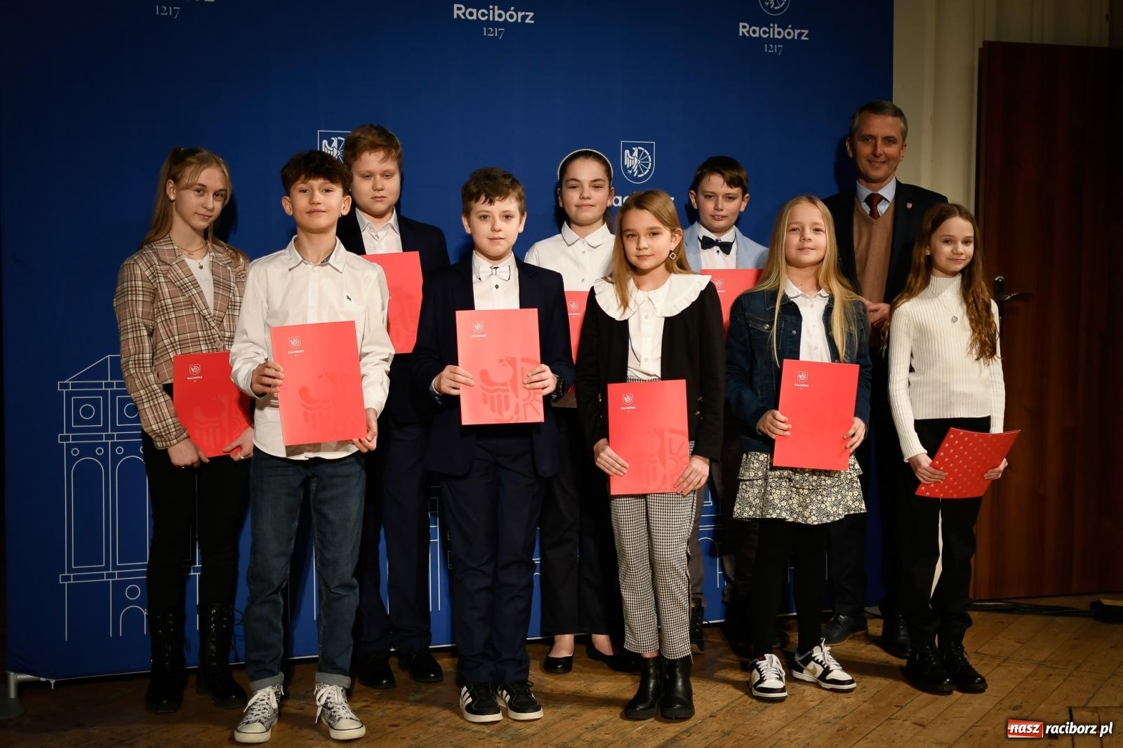 Zdjęcie w galerii na portalu naszraciborz.pl: Raciborscy prymusi ze stypendiami od miasta [FOTO] wiadomości z regionu
