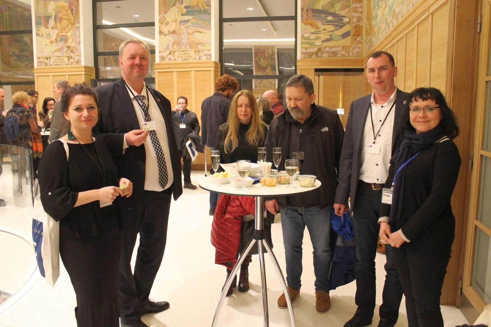 Zdjęcie w galerii na portalu naszraciborz.pl: Przyjaciele z Europy badają swoją międzywojenną historię. Workshop i raciborzanie w Brukseli wiadomości z regionu