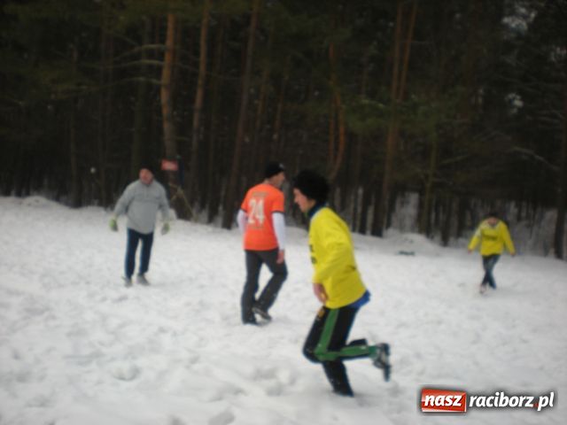Zdjęcie w galerii na portalu naszraciborz.pl: Mecz piłkarski na powitanie roku wiadomości z regionu