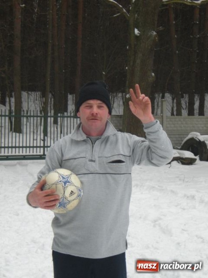Zdjęcie w galerii na portalu naszraciborz.pl: Mecz piłkarski na powitanie roku wiadomości z regionu