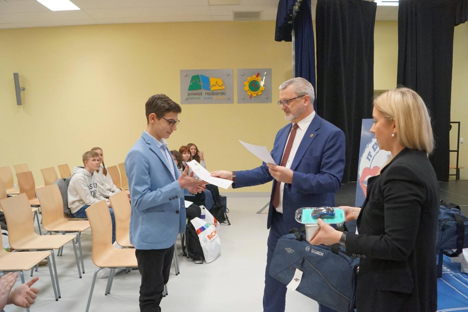 Zdjęcie w galerii na portalu naszraciborz.pl: IT English – konkurs dla szkół podstawowych w Mechaniku wiadomości z regionu