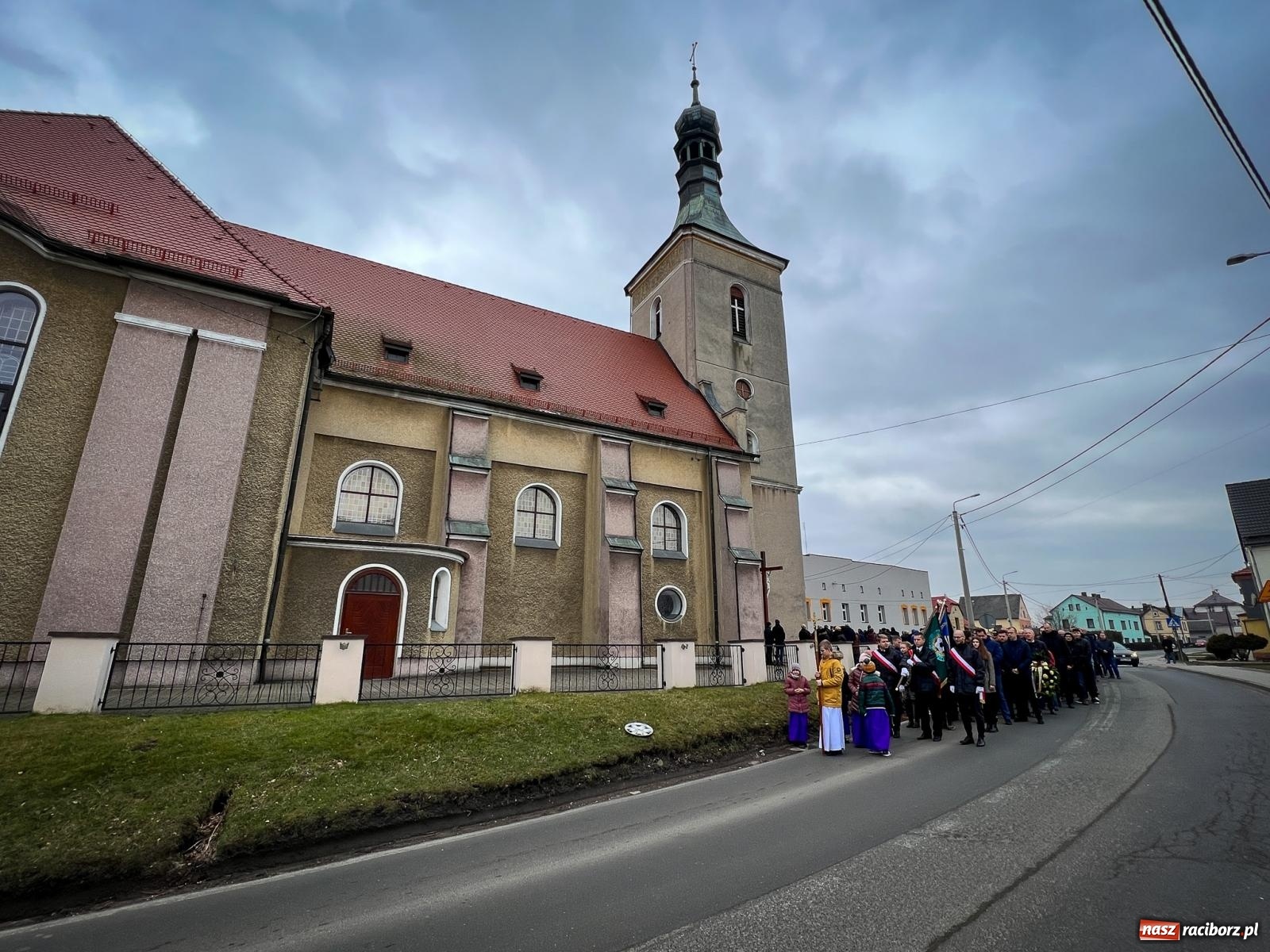 Zdjęcie w galerii na portalu naszraciborz.pl: Pietrowice Wielkie w żałobie. Pożegnano Wilibalda Pawlaska [FOTO i WIDEO] wiadomości z regionu