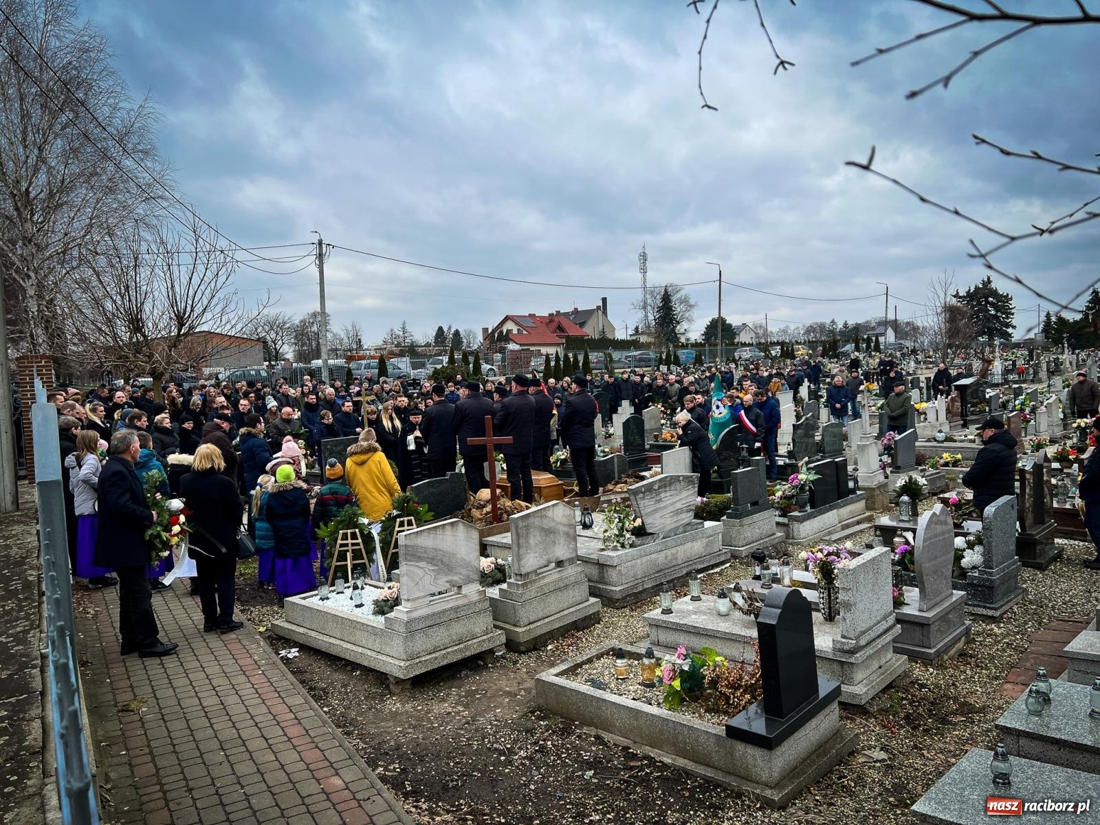 Zdjęcie w galerii na portalu naszraciborz.pl: Pietrowice Wielkie w żałobie. Pożegnano Wilibalda Pawlaska [FOTO i WIDEO] wiadomości z regionu