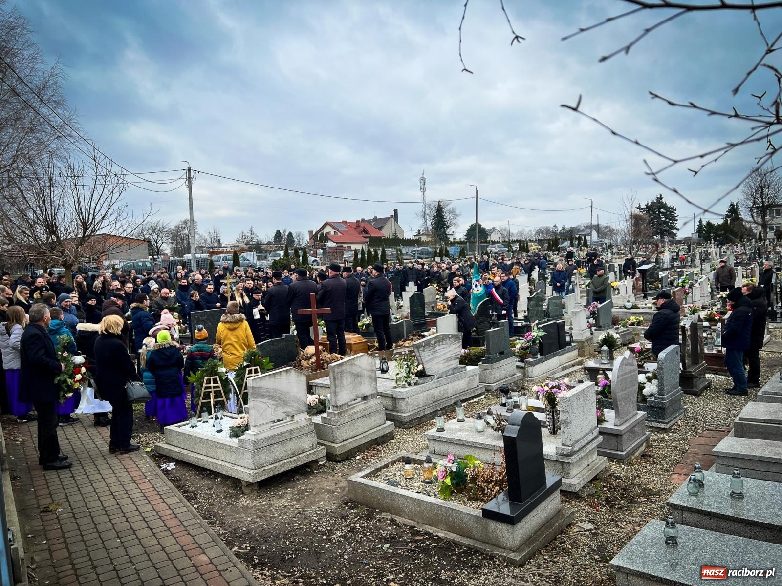 Zdjęcie w galerii na portalu naszraciborz.pl: Pietrowice Wielkie w żałobie. Pożegnano Wilibalda Pawlaska [FOTO i WIDEO] wiadomości z regionu