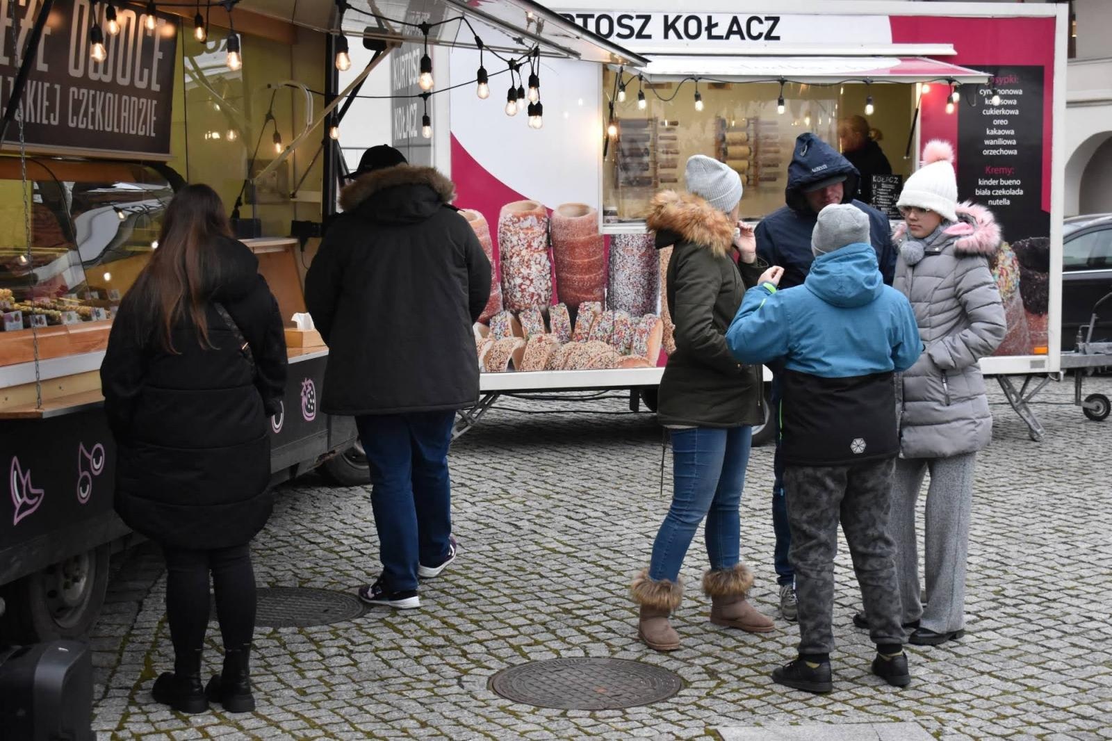 Zdjęcie w galerii na portalu naszraciborz.pl: Na zamku pierwszy w tym roku zlot food trucków wiadomości z regionu