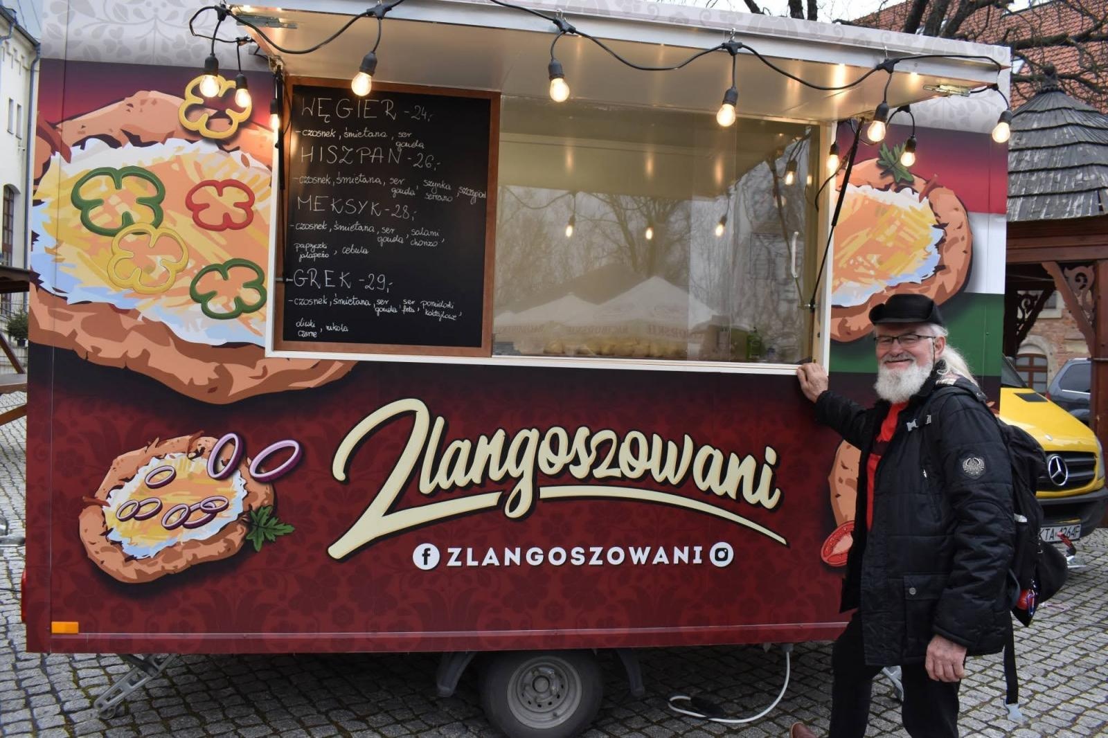 Zdjęcie w galerii na portalu naszraciborz.pl: Na zamku pierwszy w tym roku zlot food trucków wiadomości z regionu