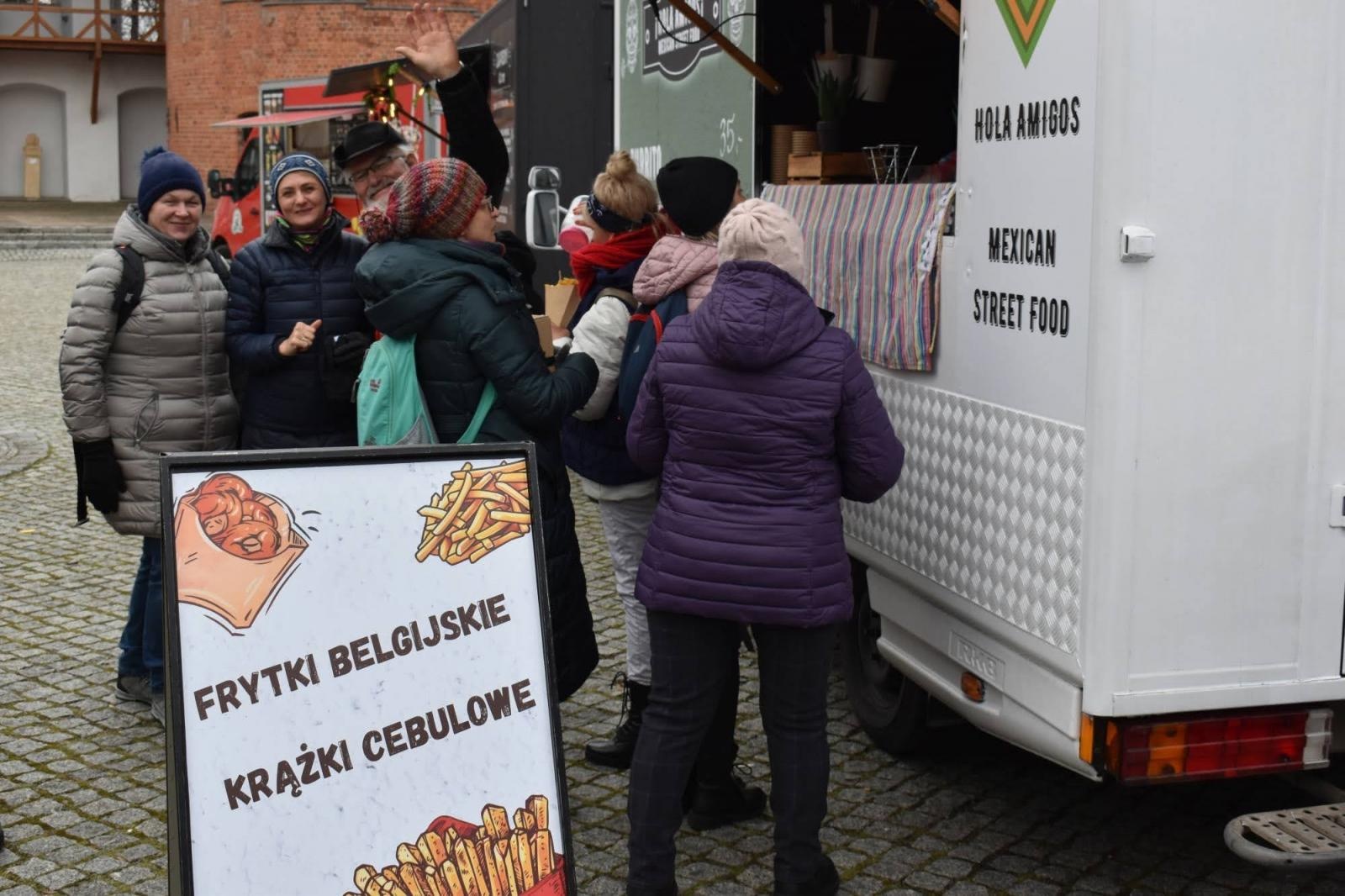 Zdjęcie w galerii na portalu naszraciborz.pl: Na zamku pierwszy w tym roku zlot food trucków wiadomości z regionu
