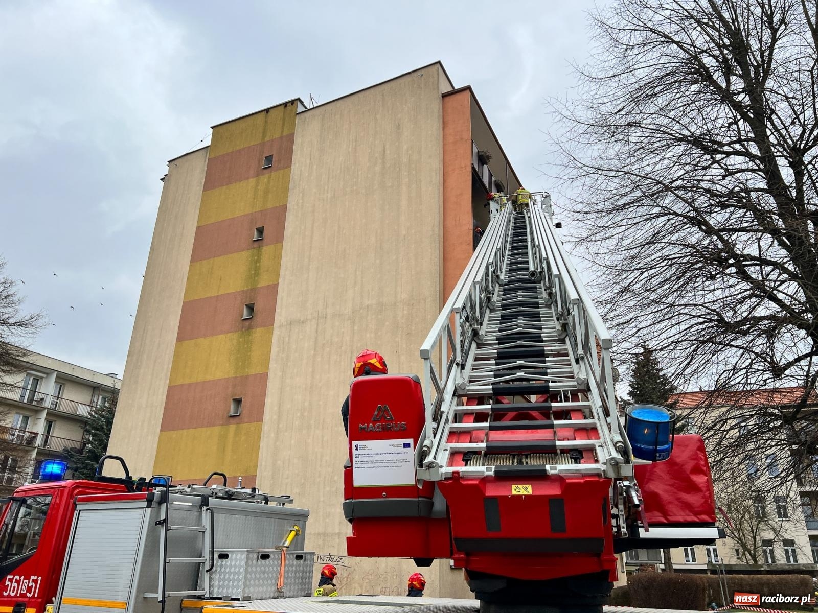 Zdjęcie w galerii na portalu naszraciborz.pl: Akcja strażaków na Odpoczynkowej w Raciborzu [FOTO i WIDEO] wiadomości z regionu