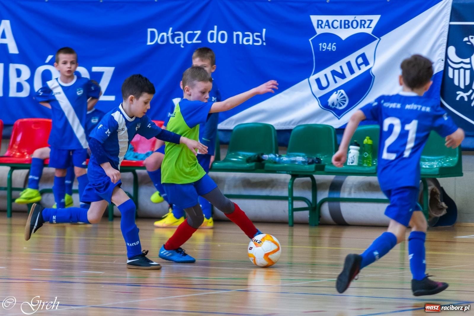 Zdjęcie w galerii na portalu naszraciborz.pl: Piłkarskie zmagania rocznika 2015 w hali przy Łąkowej [FOTO i WIDEO] wiadomości z regionu