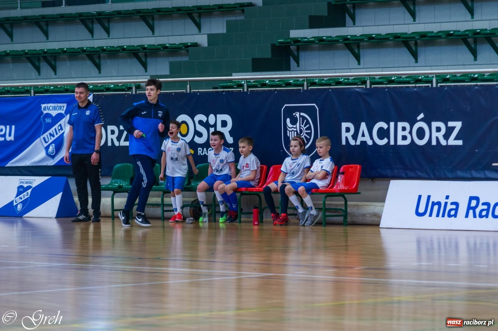 Zdjęcie w galerii na portalu naszraciborz.pl: Piłkarskie zmagania rocznika 2015 w hali przy Łąkowej [FOTO i WIDEO] wiadomości z regionu