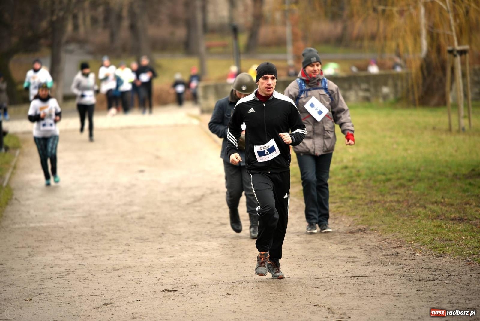 Zdjęcie w galerii na portalu naszraciborz.pl: Tropem Wilczym - Bieg Pamięci Żołnierzy Wyklętych w Raciborzu [FOTO i WIDEO] wiadomości z regionu