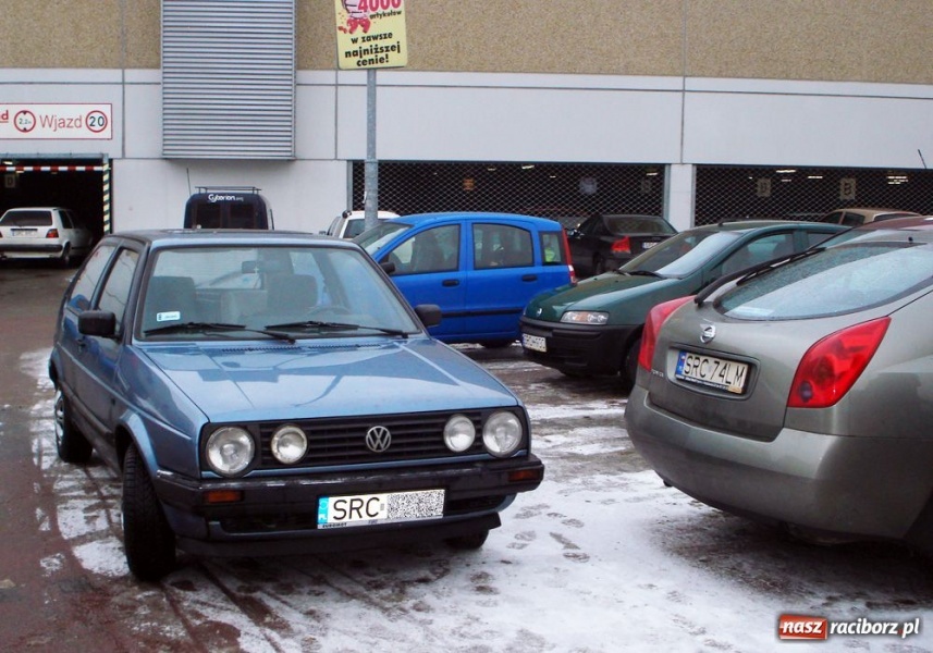 Zdjęcie w galerii na portalu naszraciborz.pl: Samowolka pod Kauflandem wiadomości z regionu