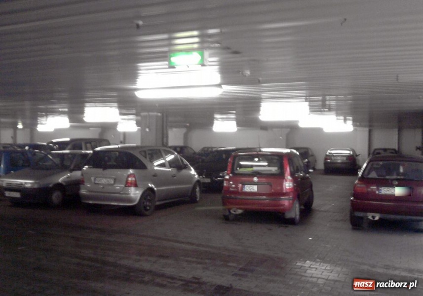 Zdjęcie w galerii na portalu naszraciborz.pl: Samowolka pod Kauflandem wiadomości z regionu