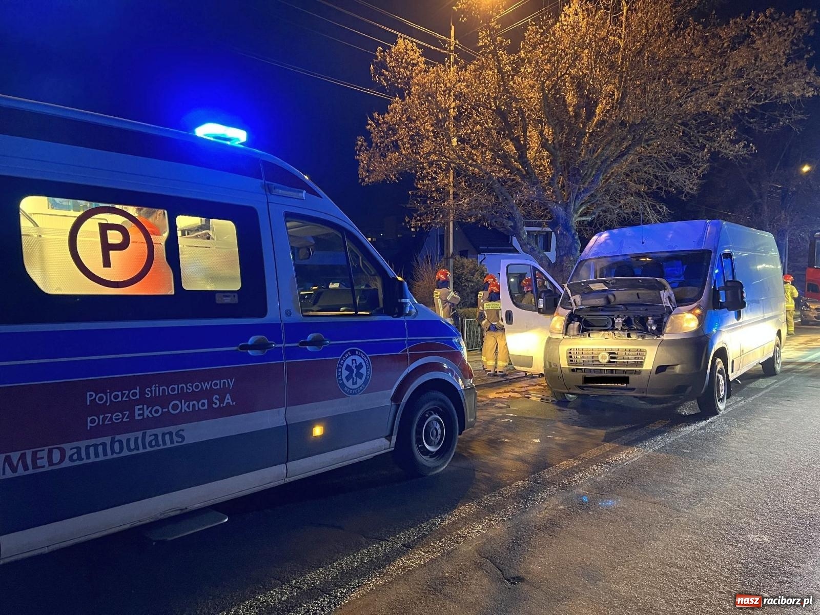 Zdjęcie w galerii na portalu naszraciborz.pl: Zderzenie osobówki i dostawczaka na Opawskiej [FOTO] wiadomości z regionu