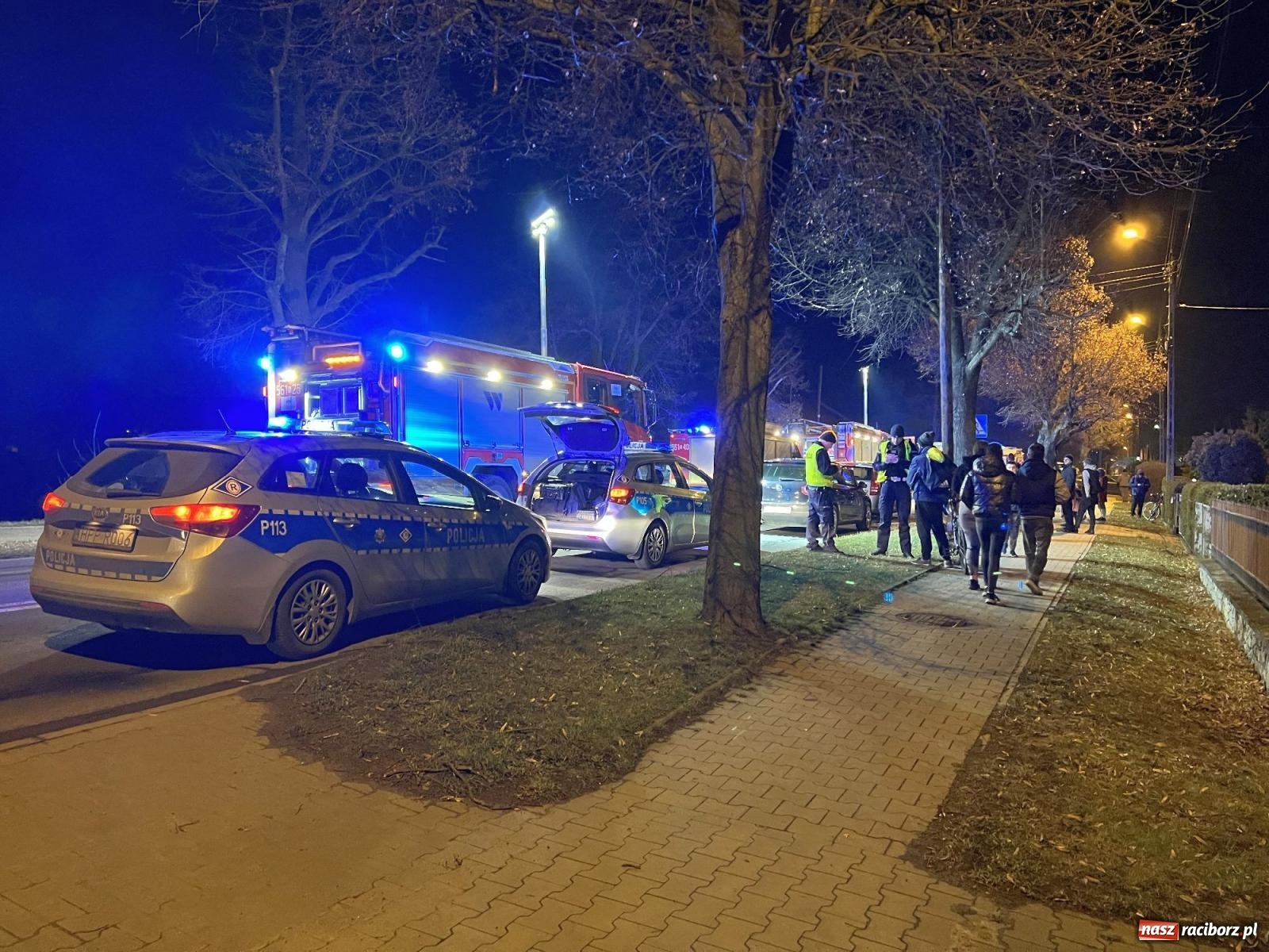 Zdjęcie w galerii na portalu naszraciborz.pl: Zderzenie osobówki i dostawczaka na Opawskiej [FOTO] wiadomości z regionu