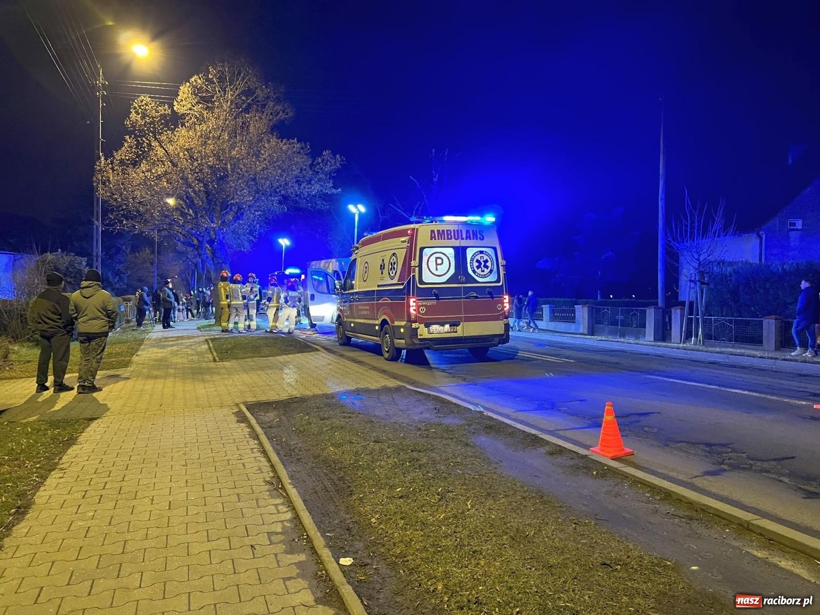 Zdjęcie w galerii na portalu naszraciborz.pl: Zderzenie osobówki i dostawczaka na Opawskiej [FOTO] wiadomości z regionu