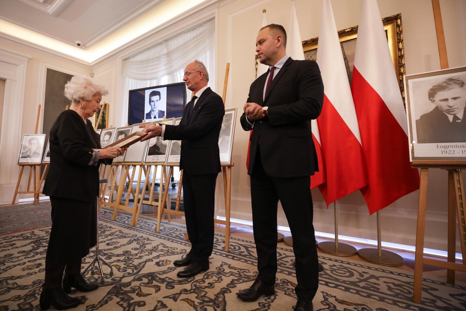 Zdjęcie w galerii na portalu naszraciborz.pl: W Belwederze ogłoszono nazwiska osób, których szczątki zidentyfikował IPN. Wśród nich są ofiary z raciborskiego więzienia wiadomości z regionu