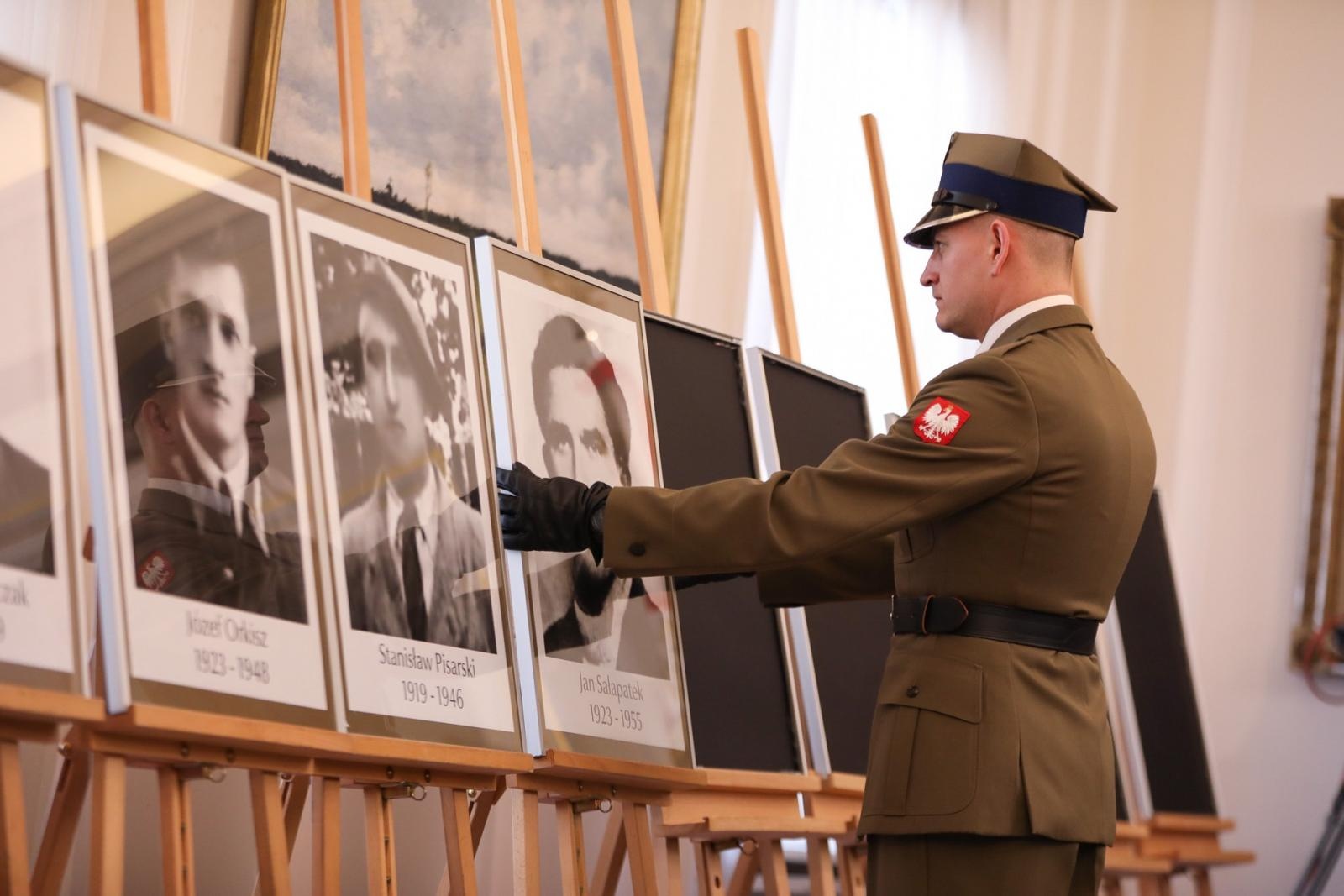 Zdjęcie w galerii na portalu naszraciborz.pl: W Belwederze ogłoszono nazwiska osób, których szczątki zidentyfikował IPN. Wśród nich są ofiary z raciborskiego więzienia wiadomości z regionu