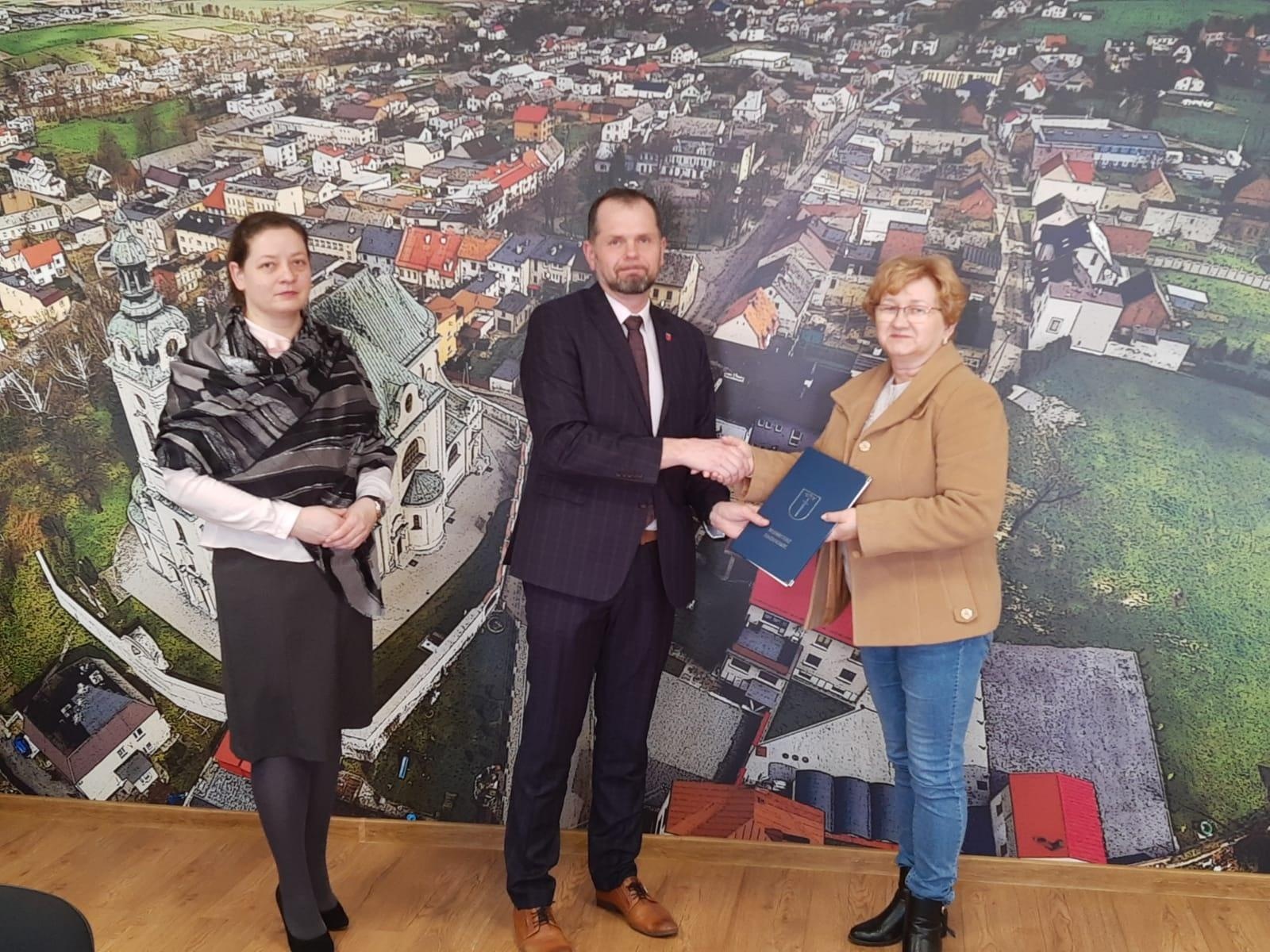 Zdjęcie w galerii na portalu naszraciborz.pl: Boisko dla Wojnowic, drogi dla Krzanowic wiadomości z regionu