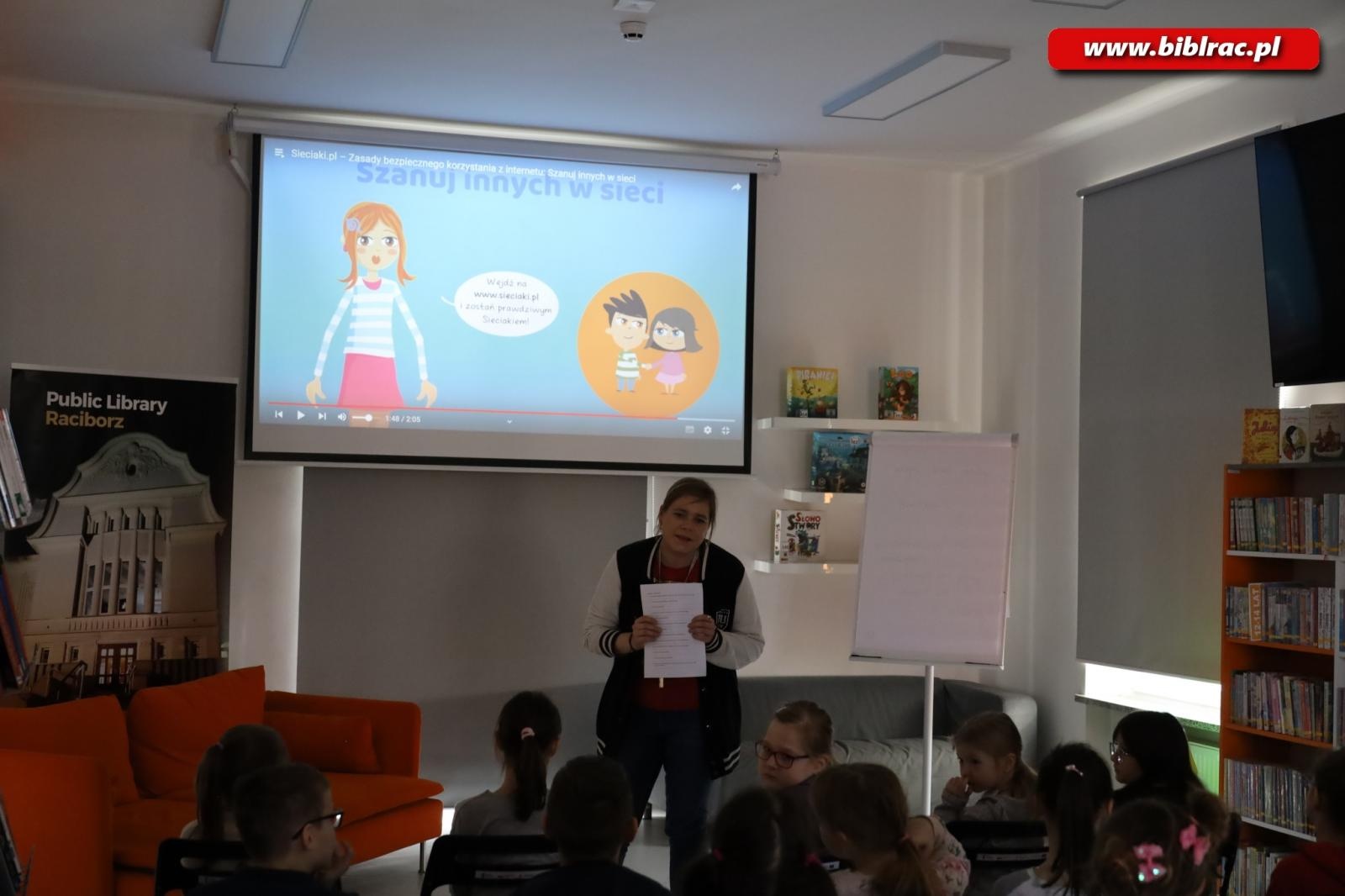 Zdjęcie w galerii na portalu naszraciborz.pl: Dzień Bezpiecznego Internetu w raciborskiej bibliotece! wiadomości z regionu