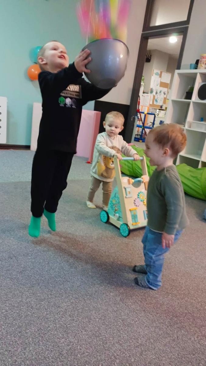 Zdjęcie w galerii na portalu naszraciborz.pl: Rodziny z Dziupli otworzyły serce dla Leona wiadomości z regionu